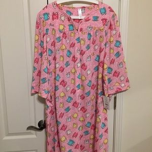Nwt Robe